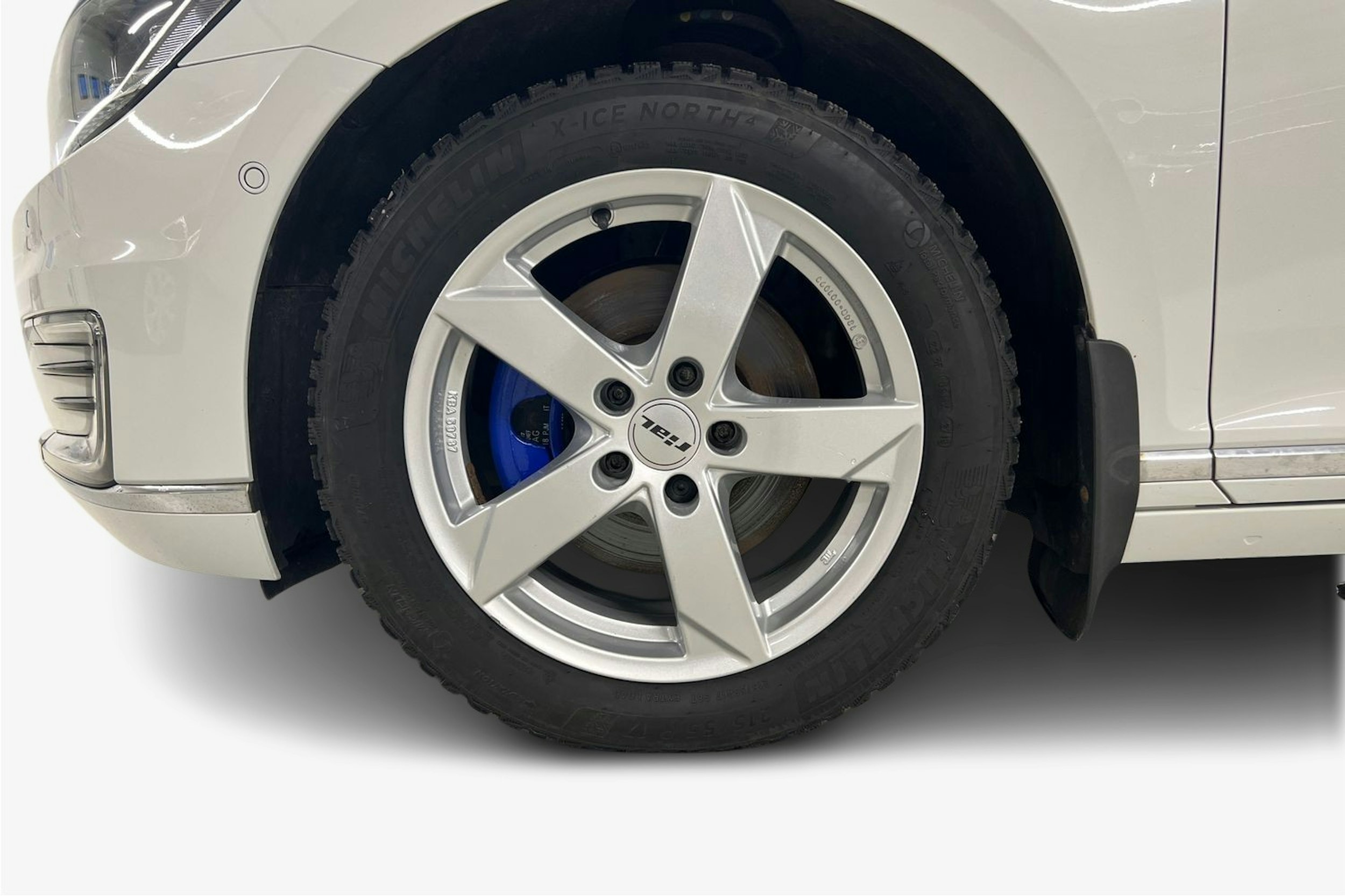 Valkoinen Volkswagen PASSAT 2018 kuva 11.