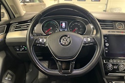 Valkoinen Volkswagen PASSAT 2018 kuva 14.