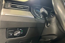 Valkoinen Volkswagen PASSAT 2018 kuva 17.