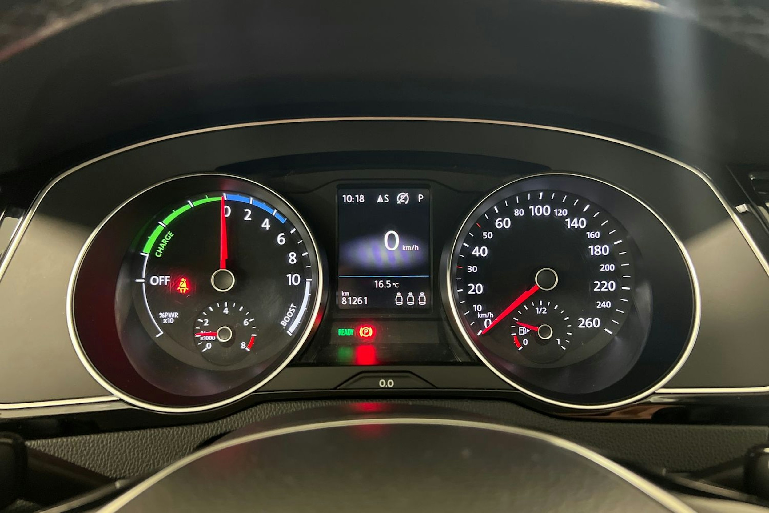 Valkoinen Volkswagen PASSAT 2018 kuva 19.