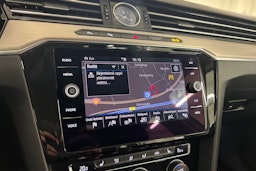 Valkoinen Volkswagen PASSAT 2018 kuva 22.