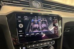 Valkoinen Volkswagen PASSAT 2018 kuva 23.