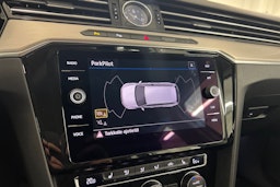 Valkoinen Volkswagen PASSAT 2018 kuva 26.