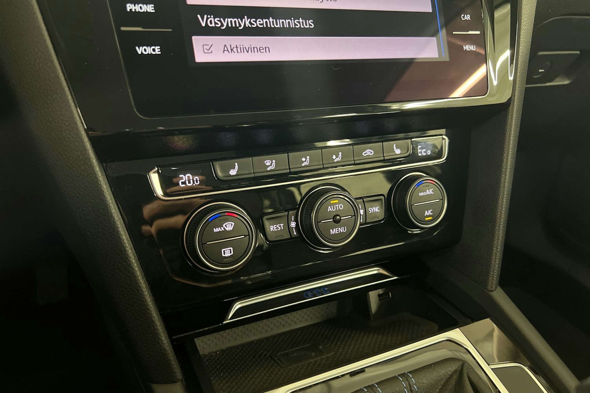 Valkoinen Volkswagen PASSAT 2018 kuva 27.