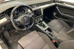 valkoinen Volkswagen Passat 2018 kuva 7.