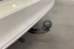 valkoinen Volkswagen Passat 2018 kuva 17.