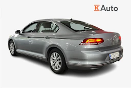 Sininen Volkswagen PASSAT 2018 kuva 2.