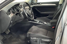 Sininen Volkswagen PASSAT 2018 kuva 3.