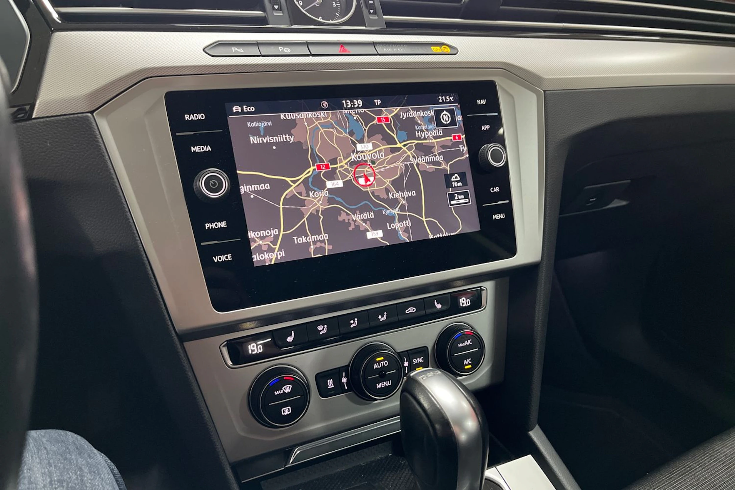 Sininen Volkswagen PASSAT 2018 kuva 7.