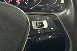 Sininen Volkswagen PASSAT 2018 kuva 16.