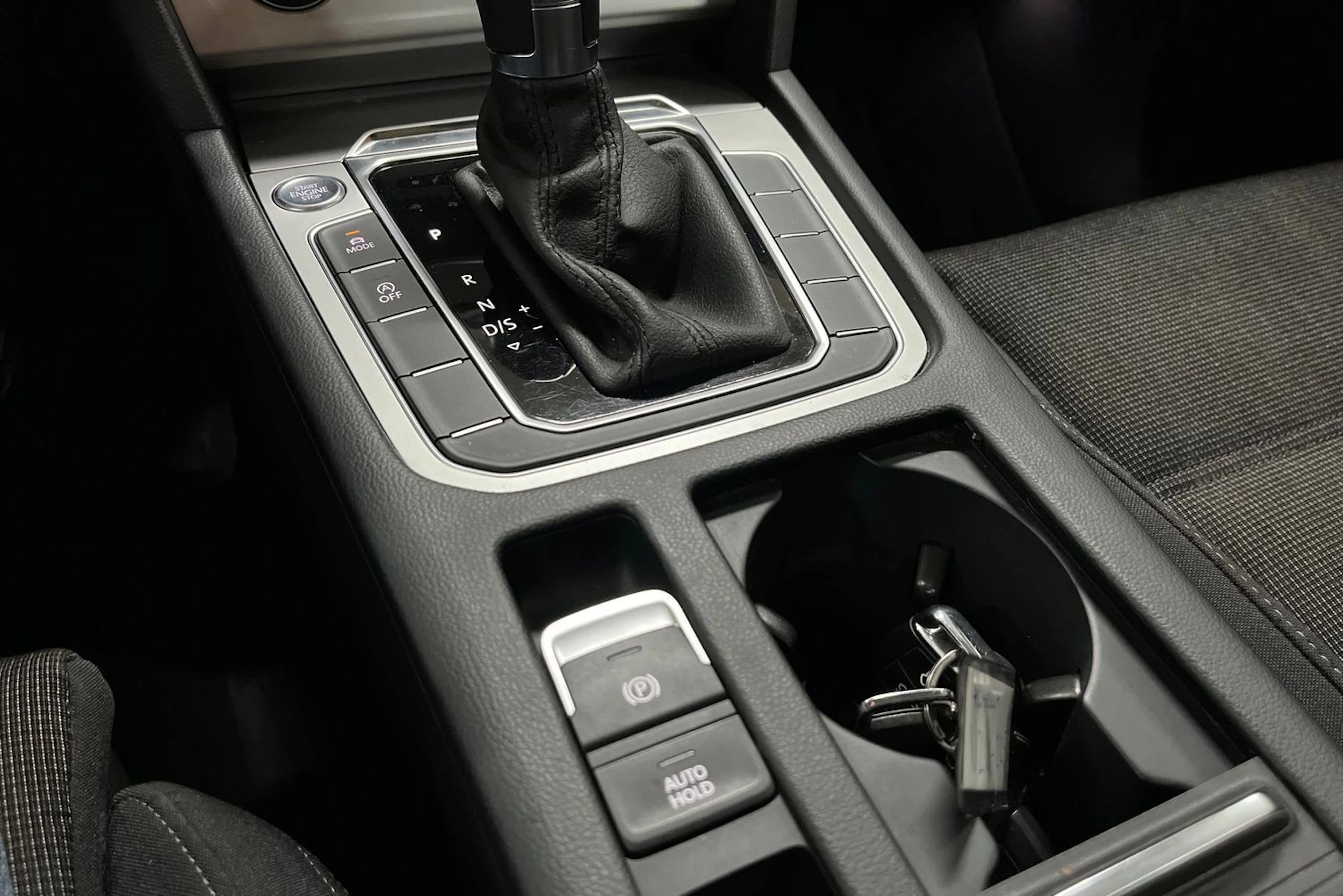 Sininen Volkswagen PASSAT 2018 kuva 18.