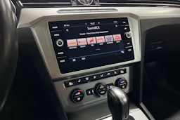 Sininen Volkswagen PASSAT 2018 kuva 19.