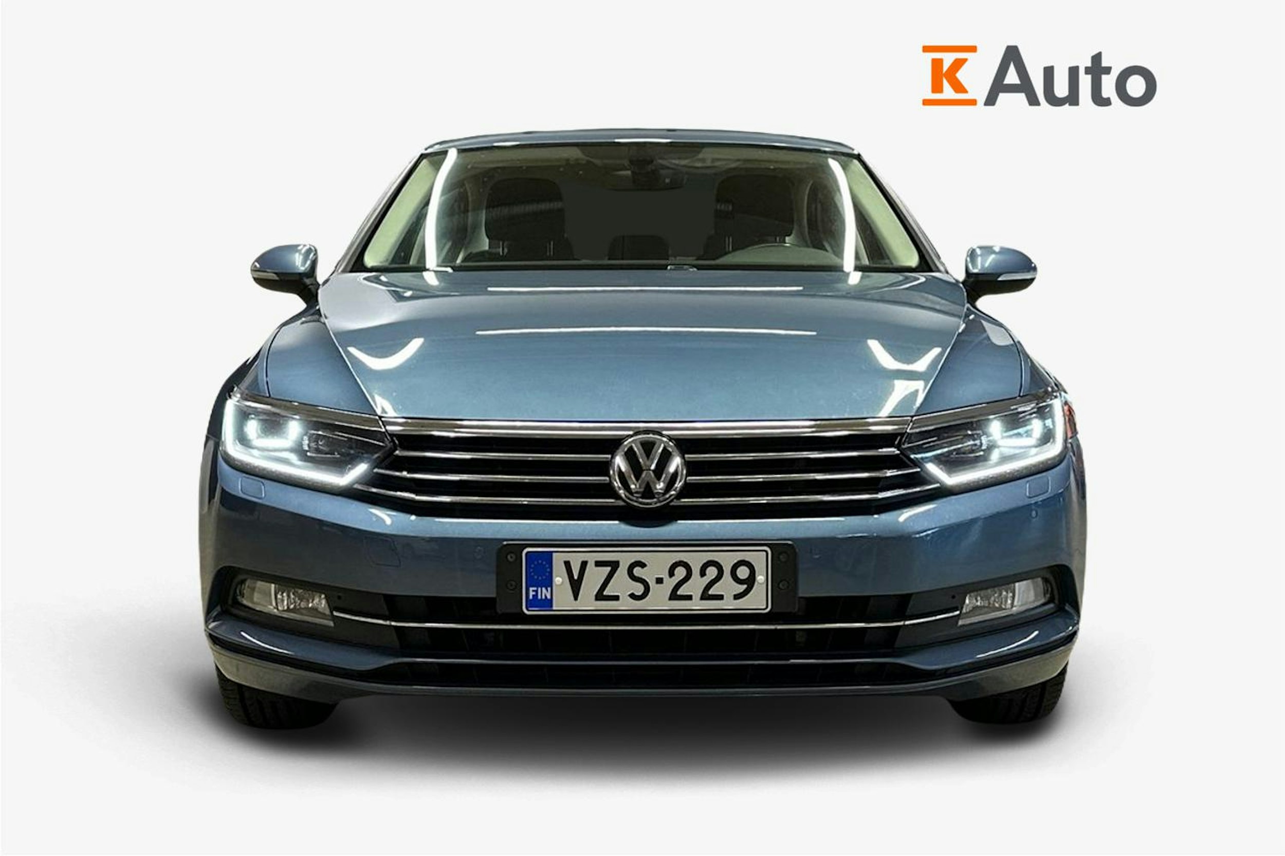 sininen Volkswagen Passat 2018 kuva 5.