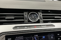 sininen Volkswagen Passat 2018 kuva 19.