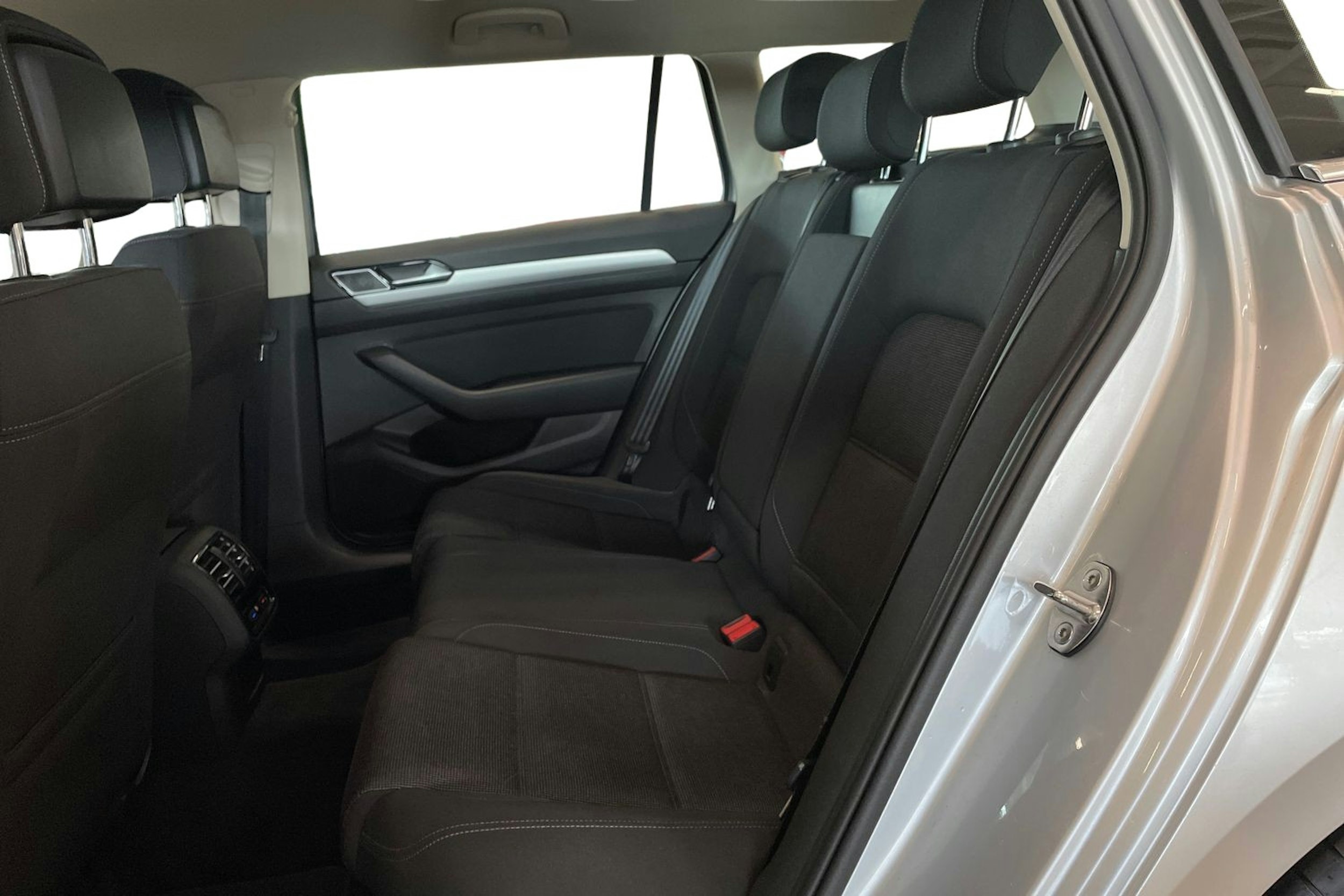 hopea Volkswagen Passat 2018 kuva 8.