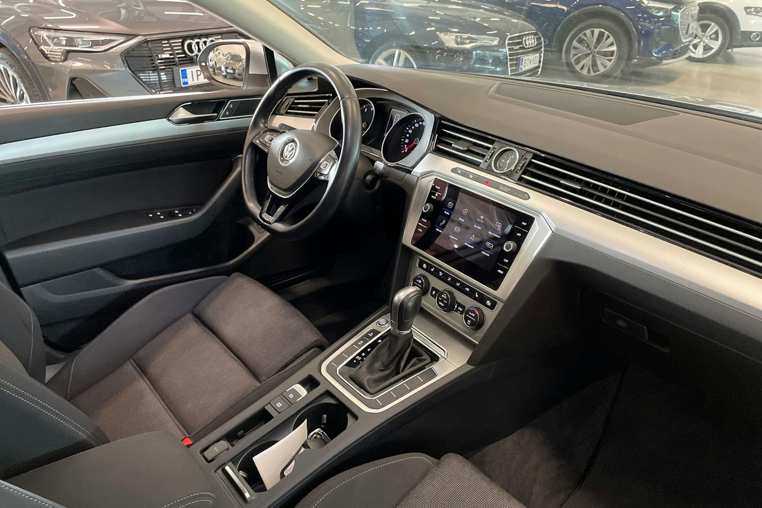 hopea Volkswagen Passat 2018 kuva 12.