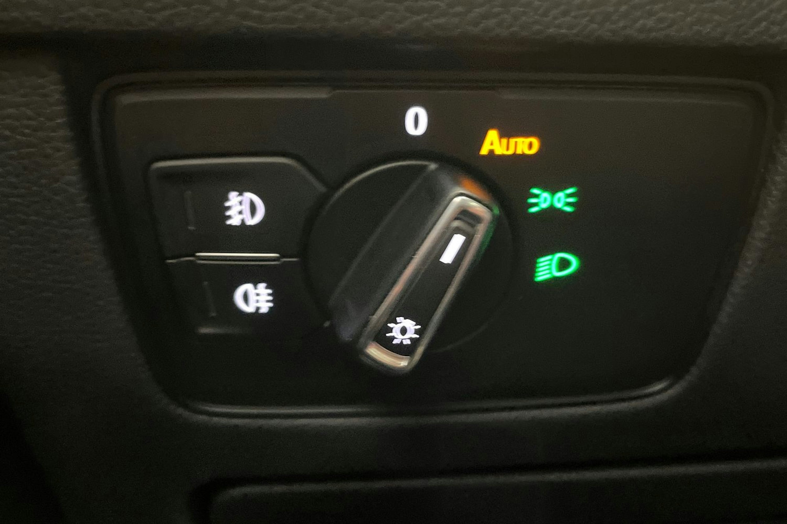 hopea Volkswagen Passat 2018 kuva 18.