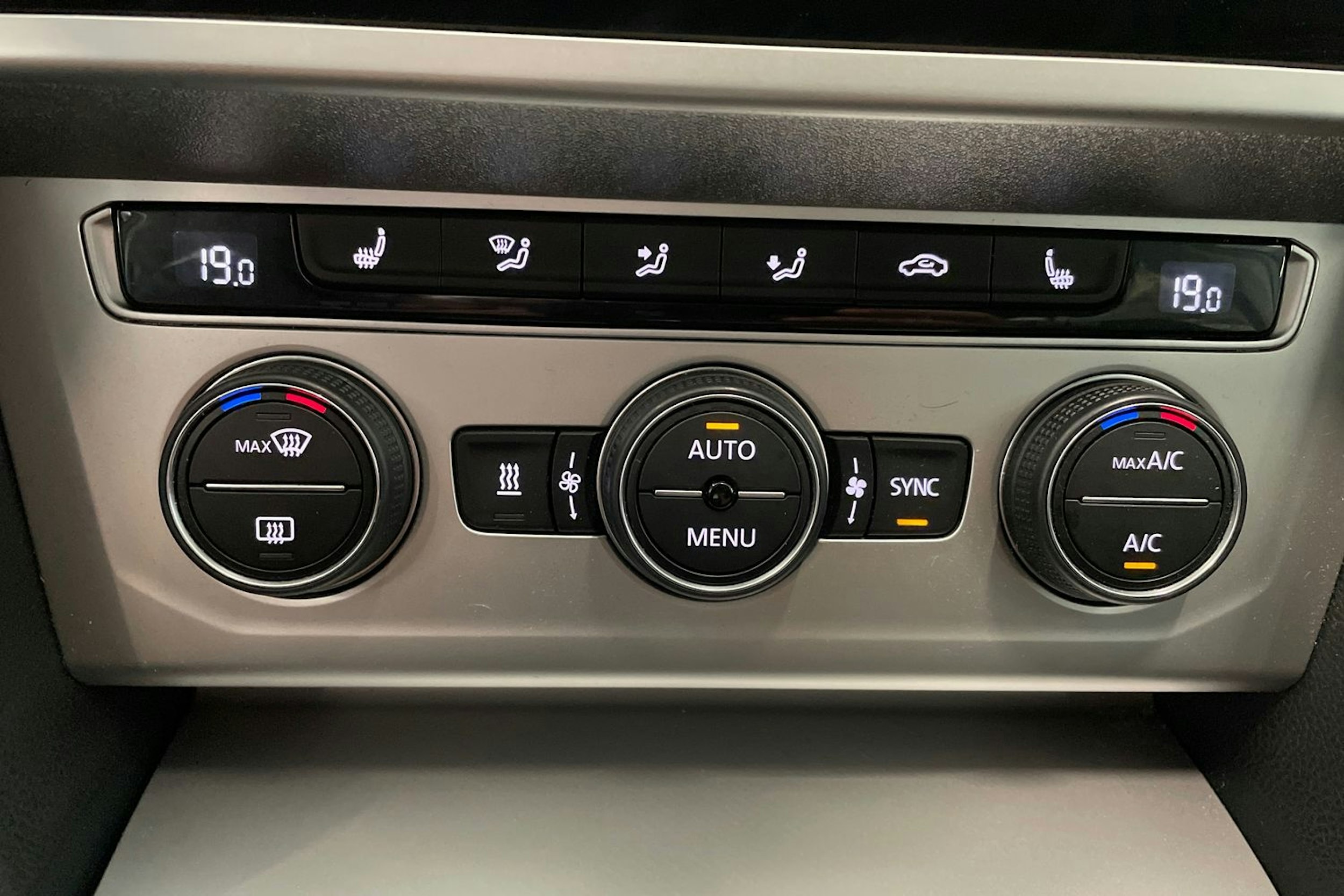 hopea Volkswagen Passat 2018 kuva 28.