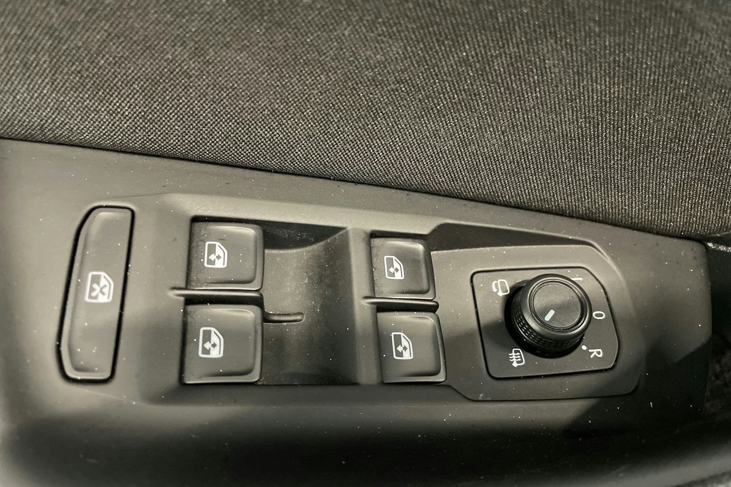 hopea Volkswagen Passat 2018 kuva 32.