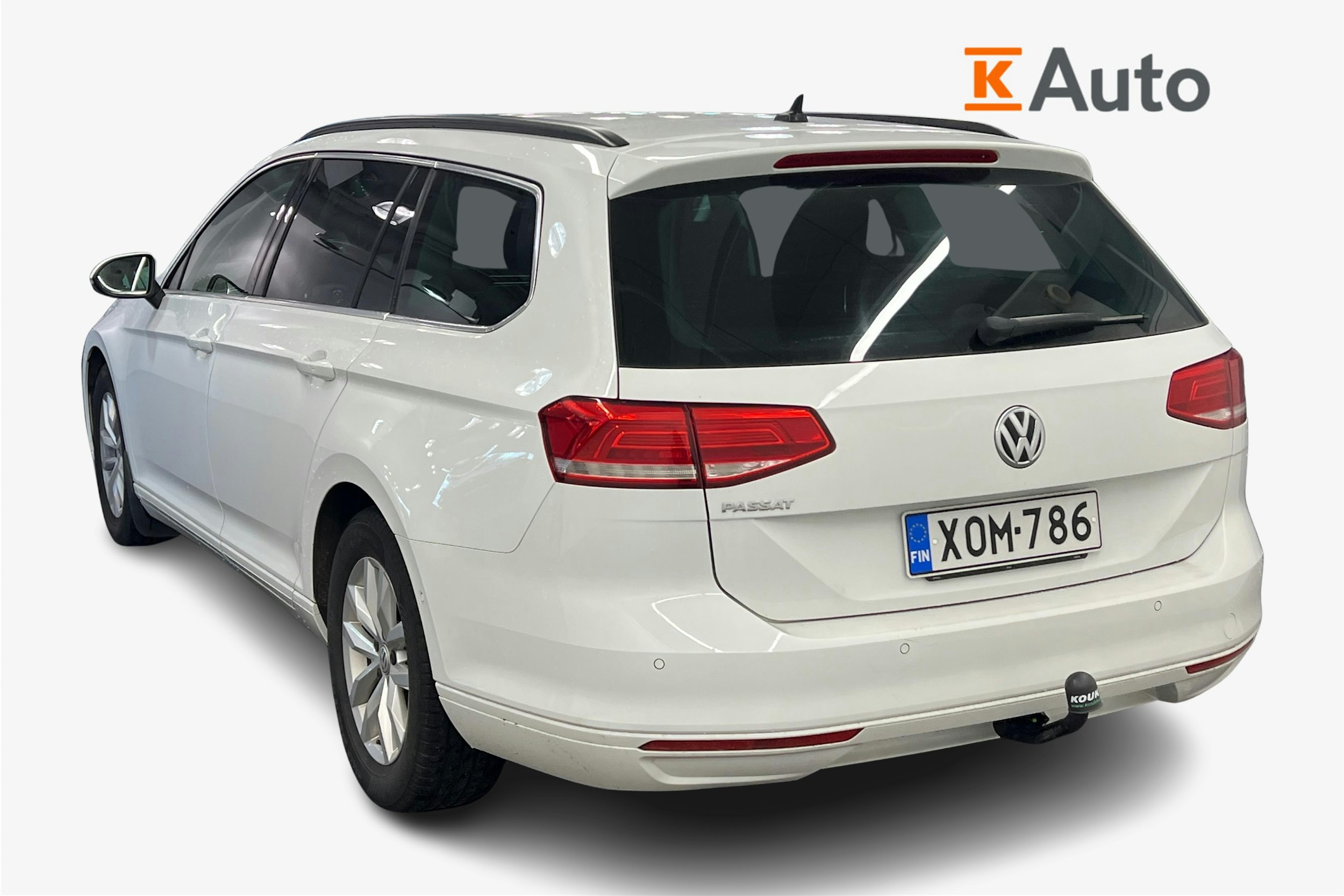 Valkoinen Volkswagen PASSAT 2018 kuva 2.