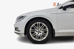 valkoinen Volkswagen Passat 2018 kuva 12.