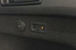 valkoinen Volkswagen Passat 2018 kuva 19.