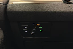 valkoinen Volkswagen Passat 2018 kuva 24.