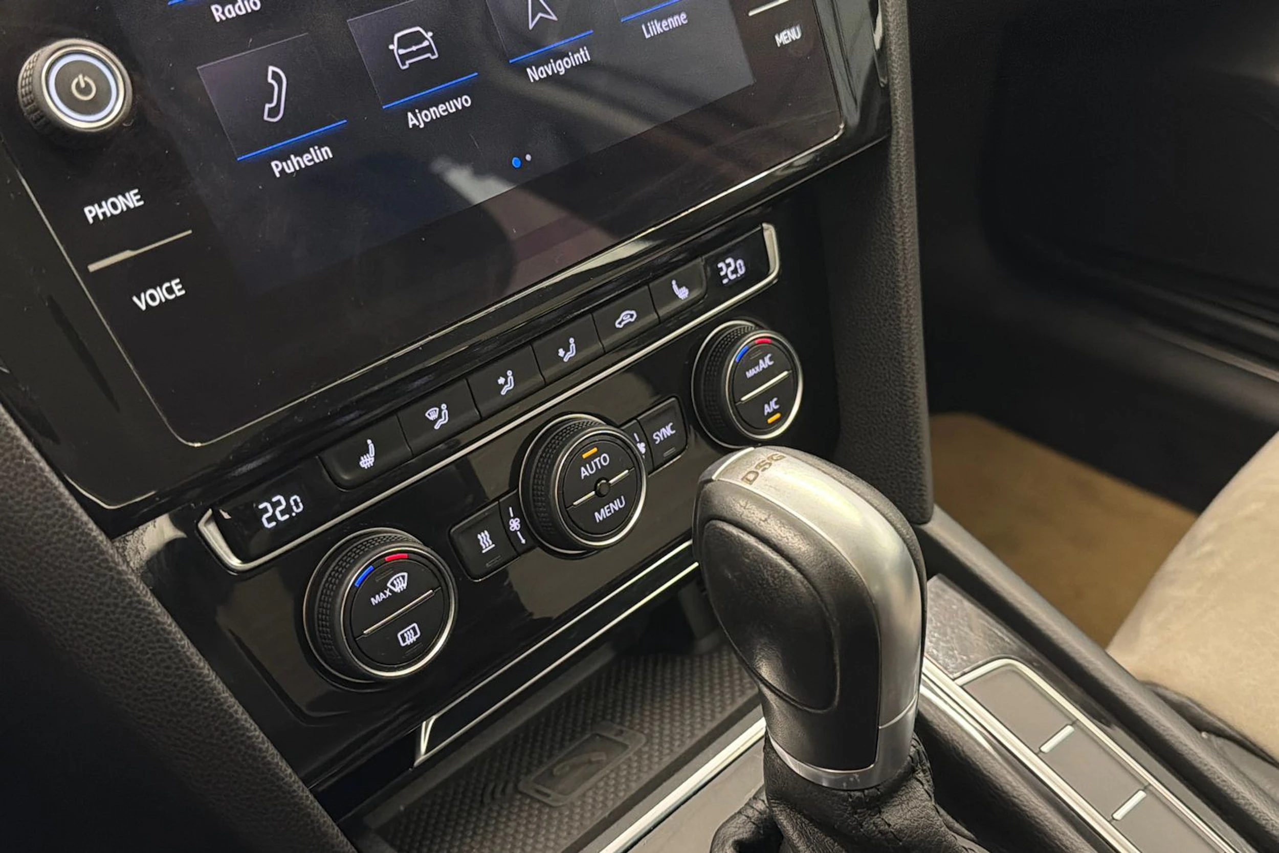 valkoinen Volkswagen Passat 2018 kuva 28.