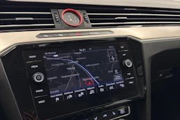 valkoinen Volkswagen Passat 2018 kuva 29.