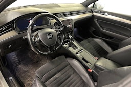 Valkoinen Volkswagen PASSAT 2018 kuva 3.