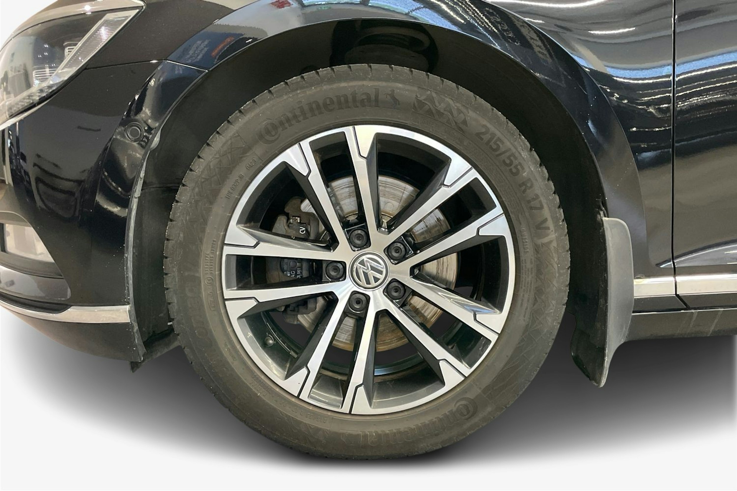 Musta Volkswagen PASSAT 2018 kuva 9.
