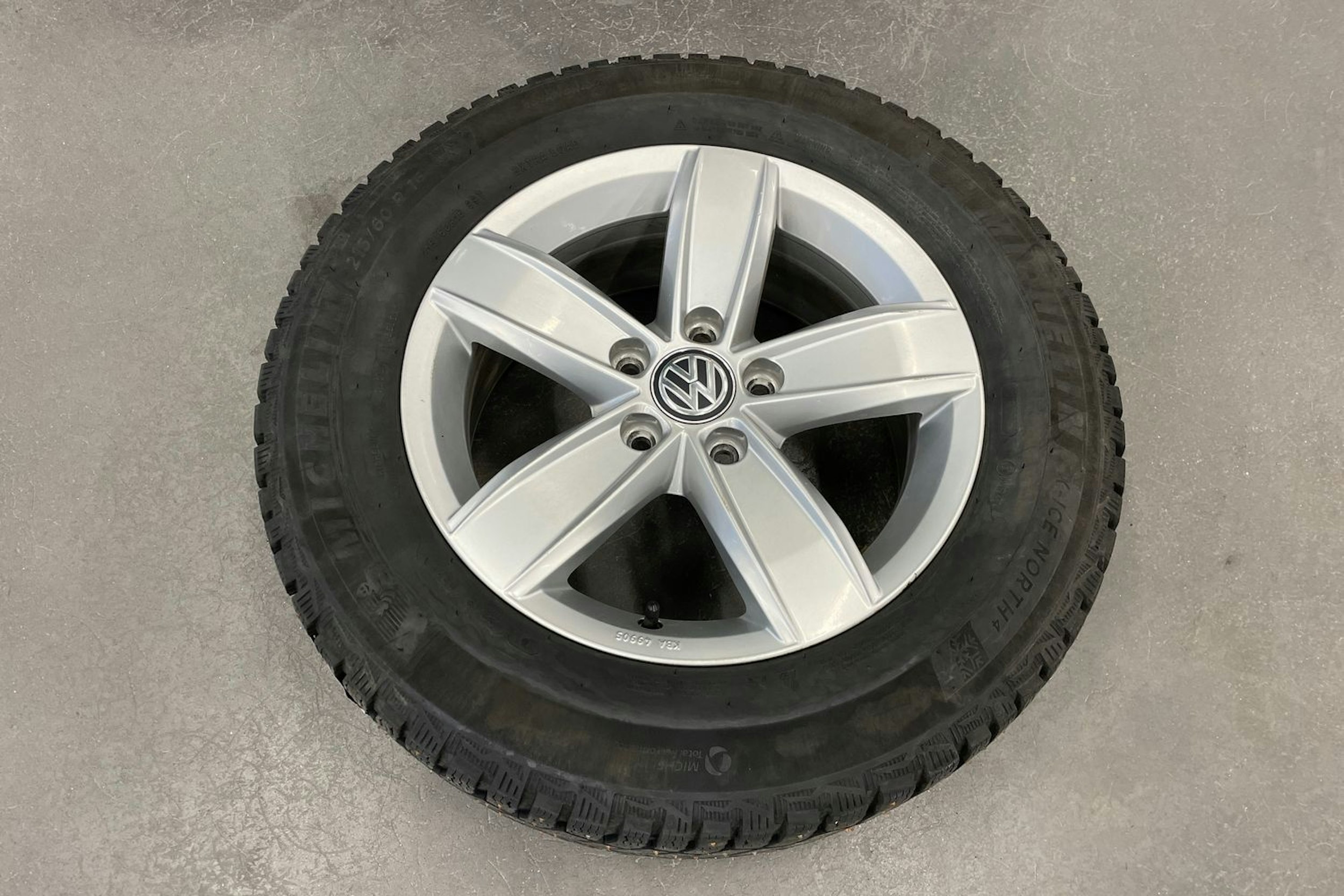 Musta Volkswagen PASSAT 2018 kuva 10.