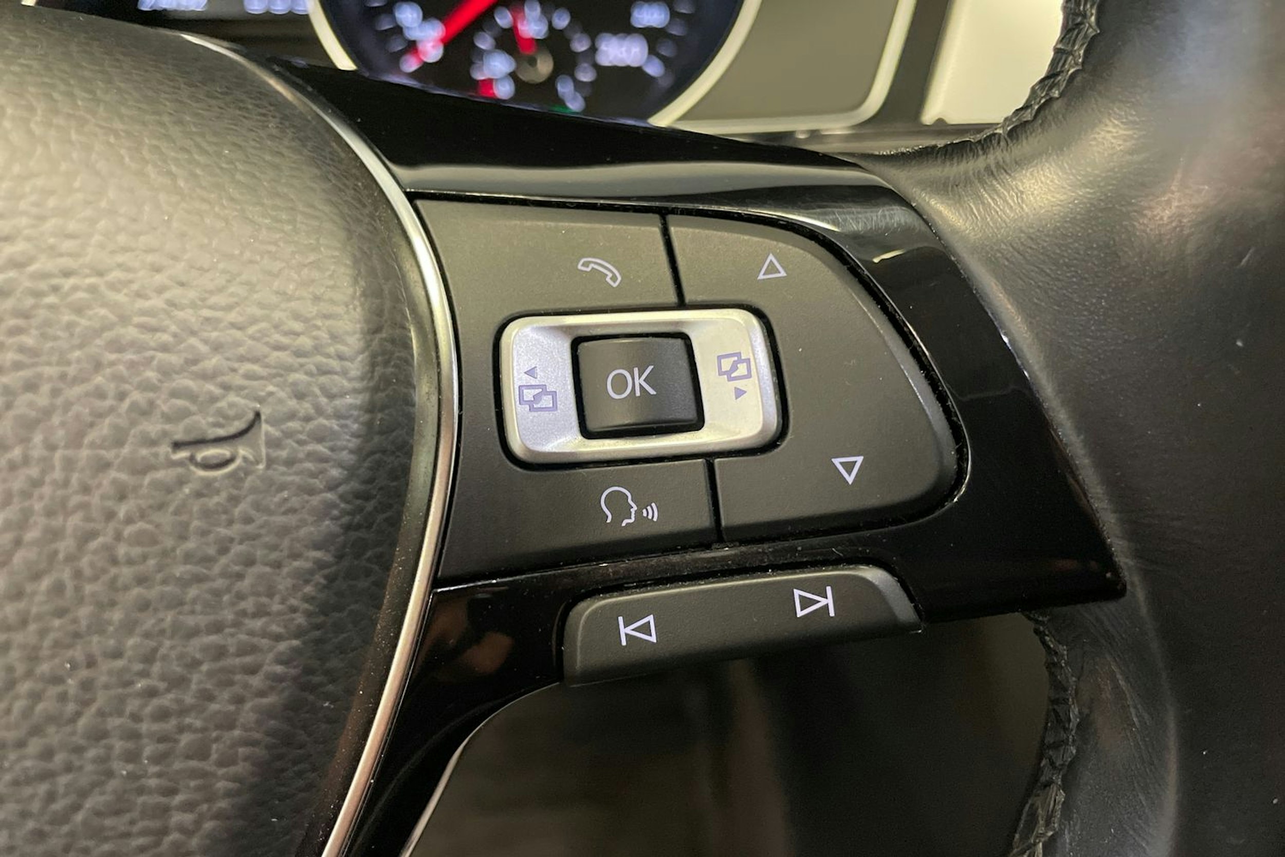Musta Volkswagen PASSAT 2018 kuva 14.