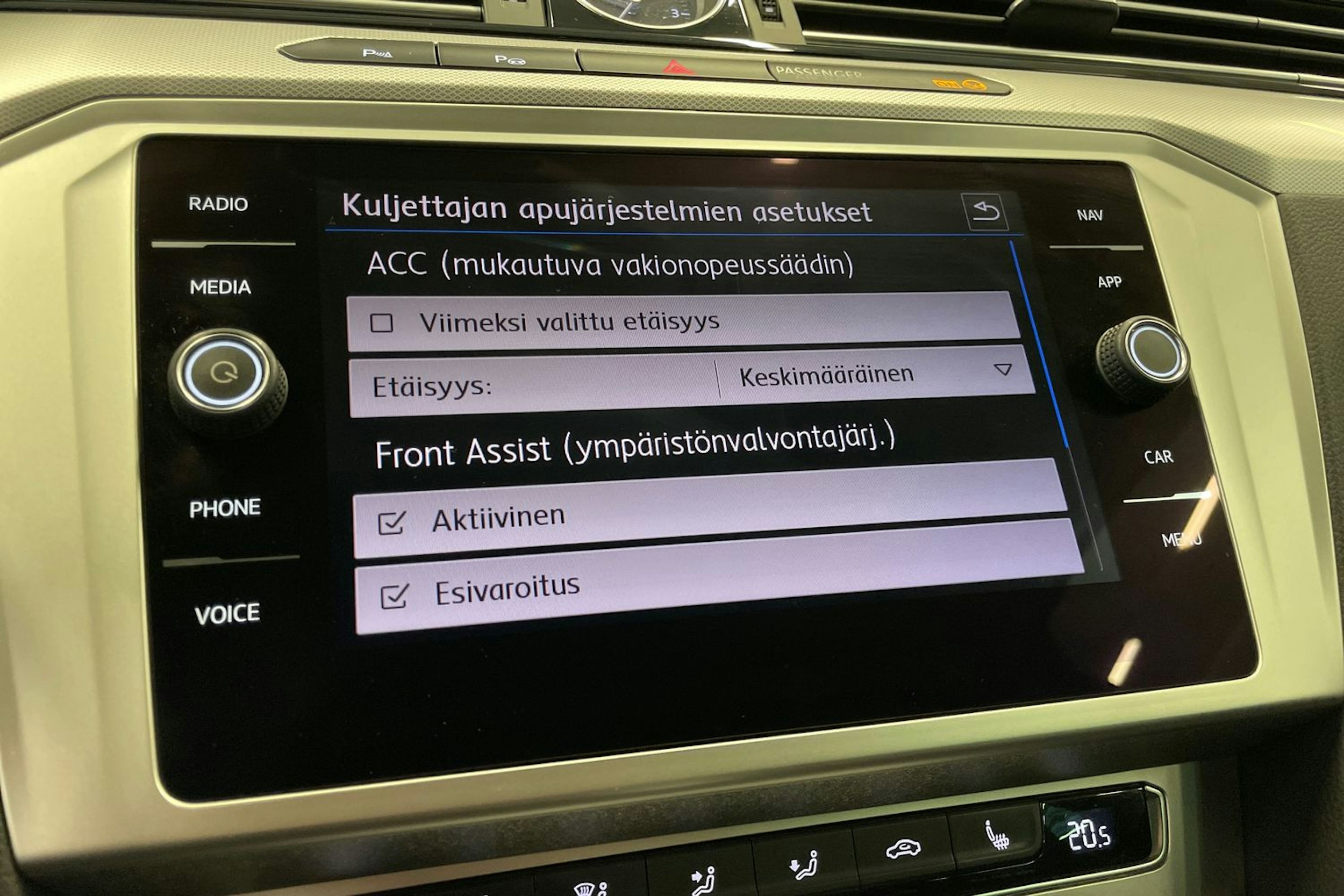Musta Volkswagen PASSAT 2018 kuva 15.