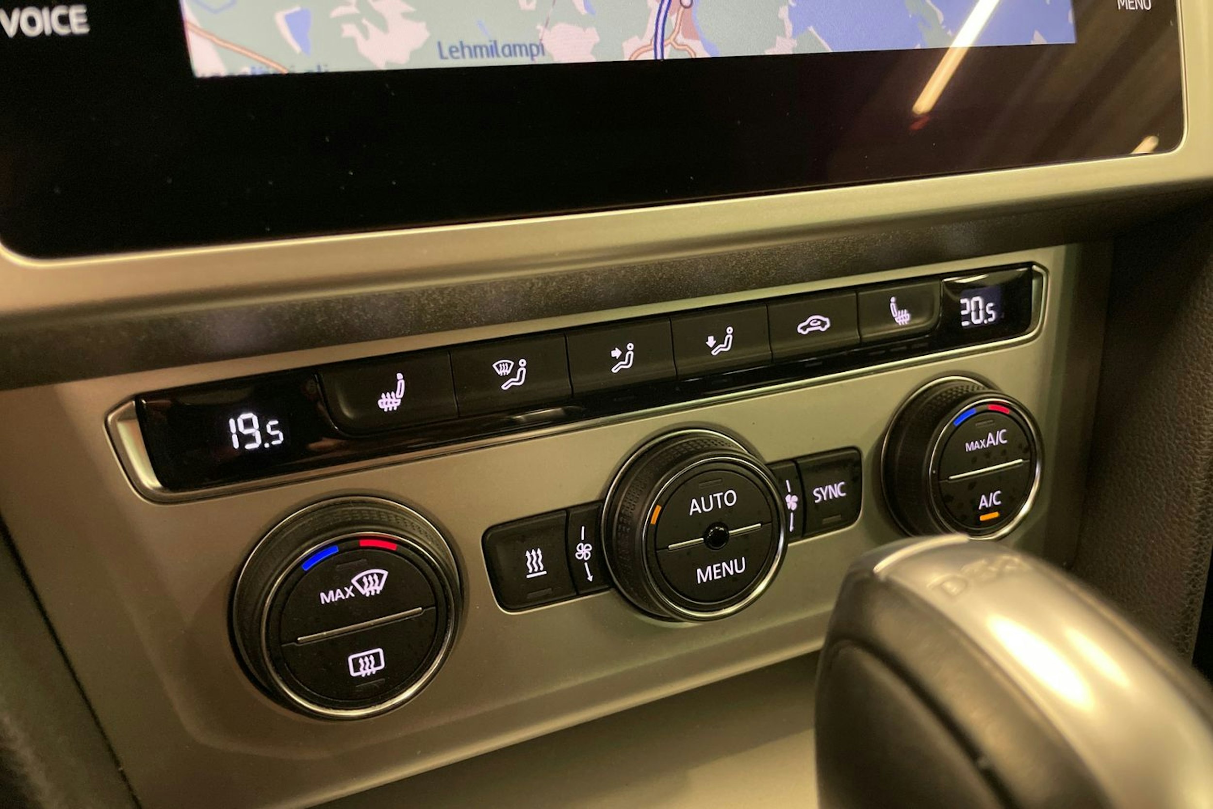 Musta Volkswagen PASSAT 2018 kuva 18.