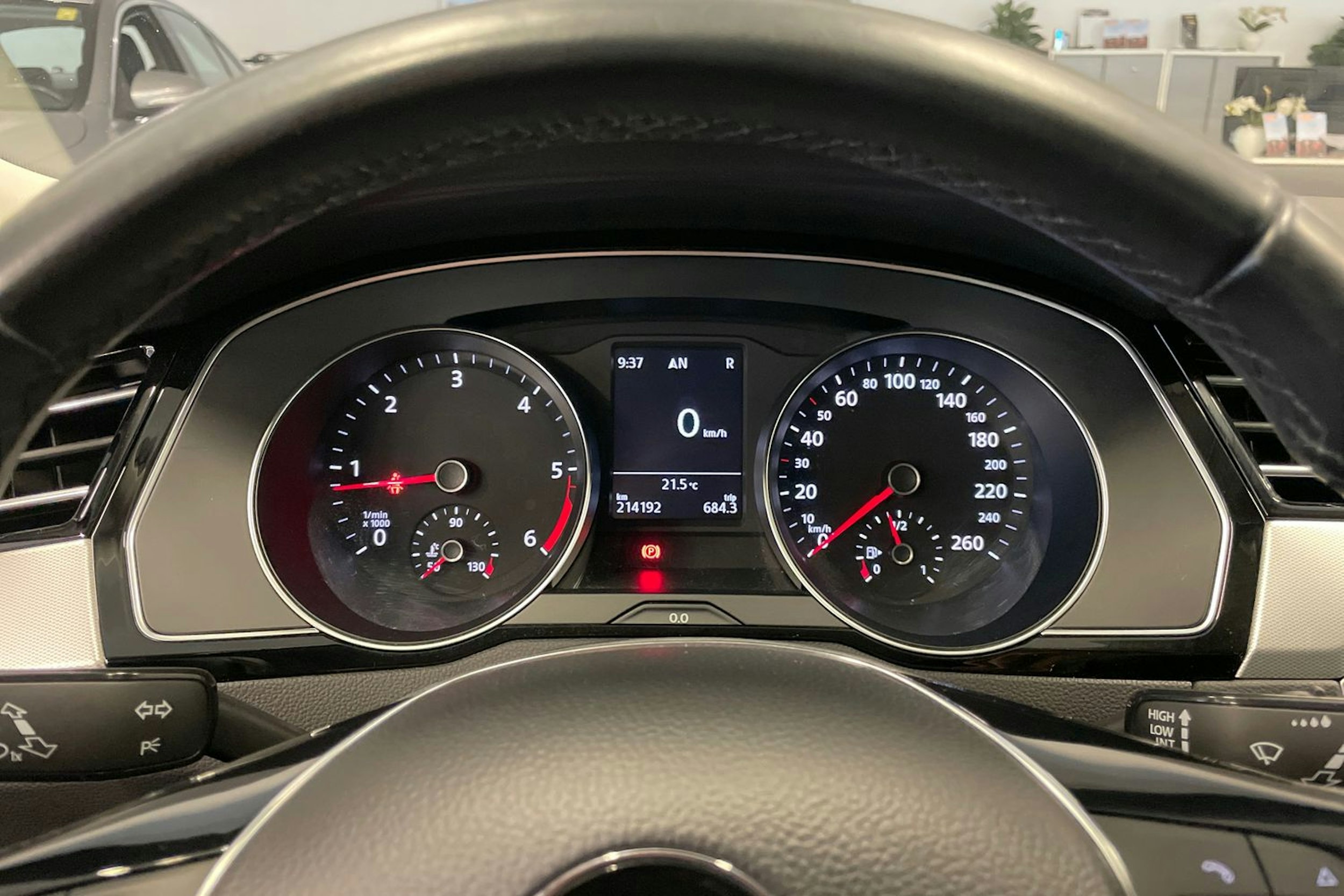 Musta Volkswagen PASSAT 2018 kuva 21.