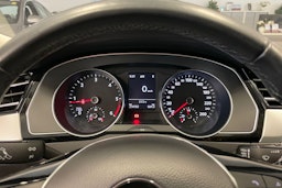 Musta Volkswagen PASSAT 2018 kuva 21.
