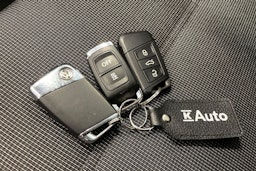 Musta Volkswagen PASSAT 2018 kuva 22.