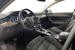 musta Volkswagen Passat 2018 kuva 6.