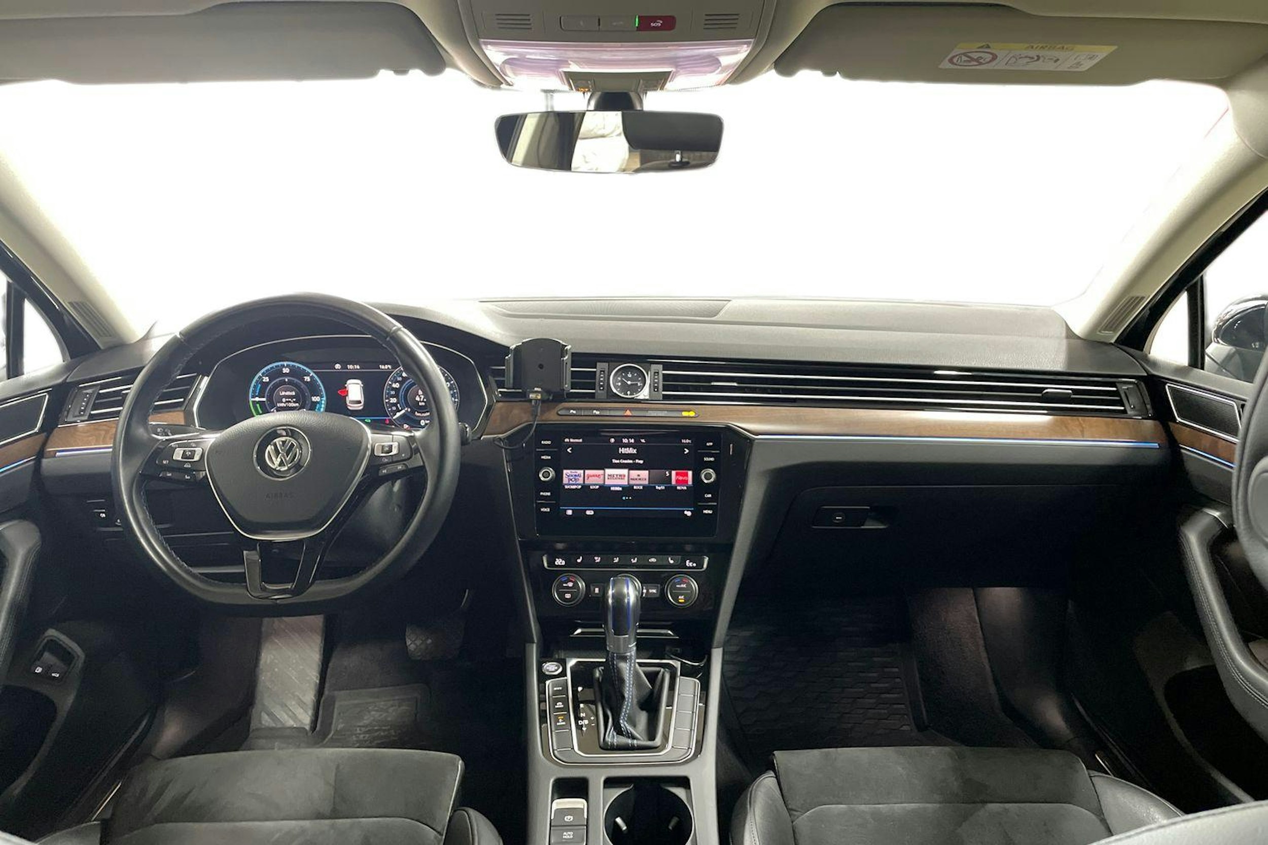 musta Volkswagen Passat 2018 kuva 7.