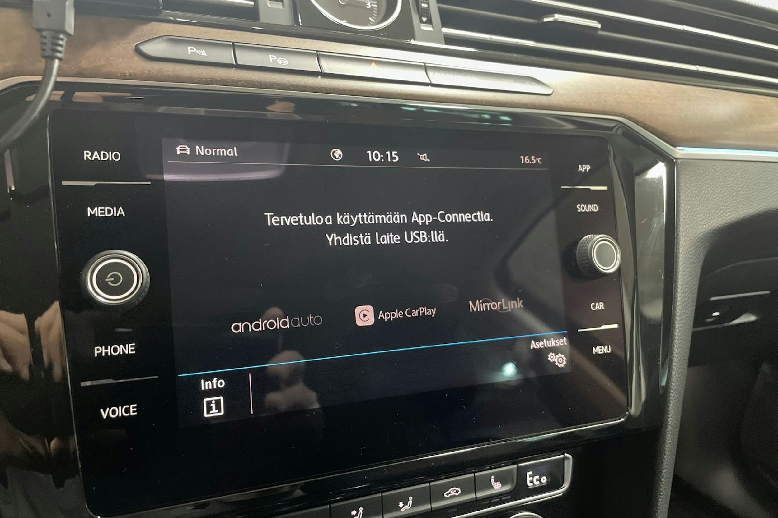 musta Volkswagen Passat 2018 kuva 12.