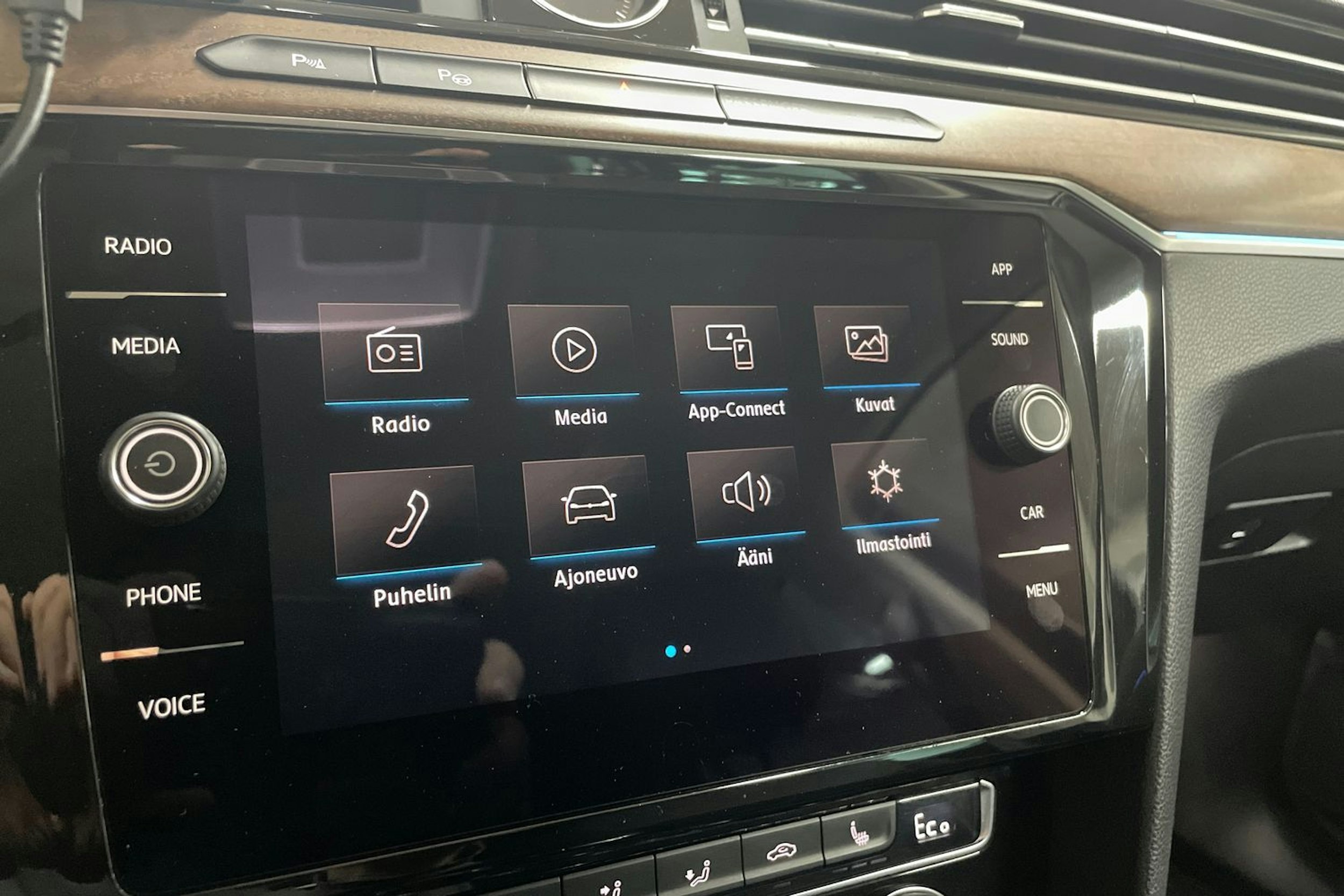 musta Volkswagen Passat 2018 kuva 14.