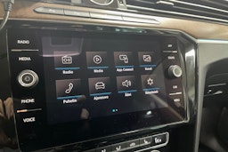 musta Volkswagen Passat 2018 kuva 14.