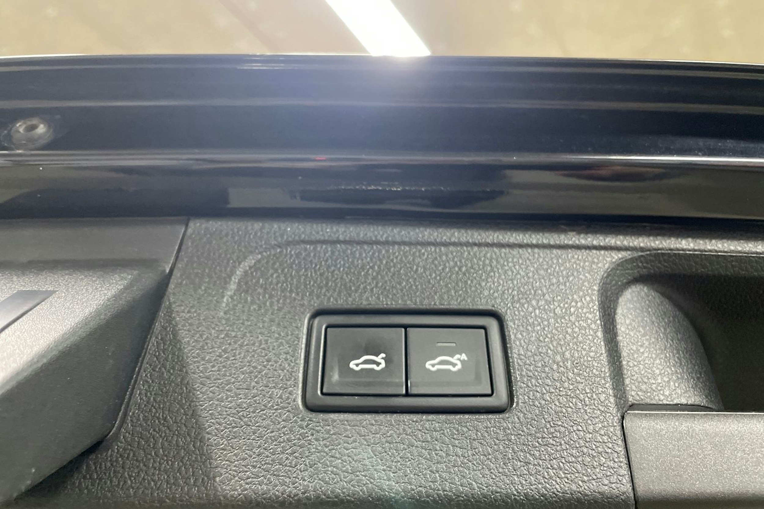 musta Volkswagen Passat 2018 kuva 17.