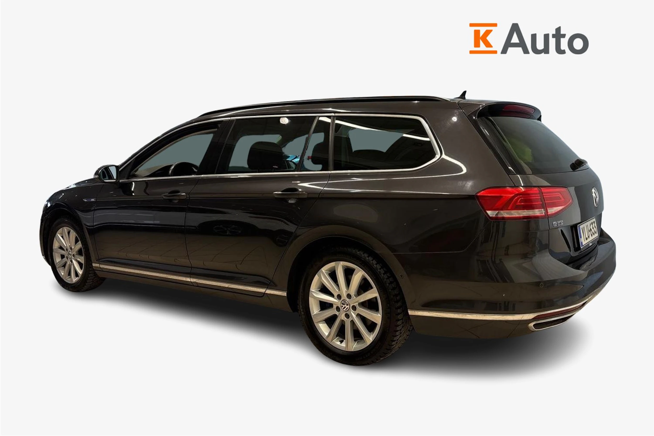 Harmaa Volkswagen PASSAT 2018 kuva 2.