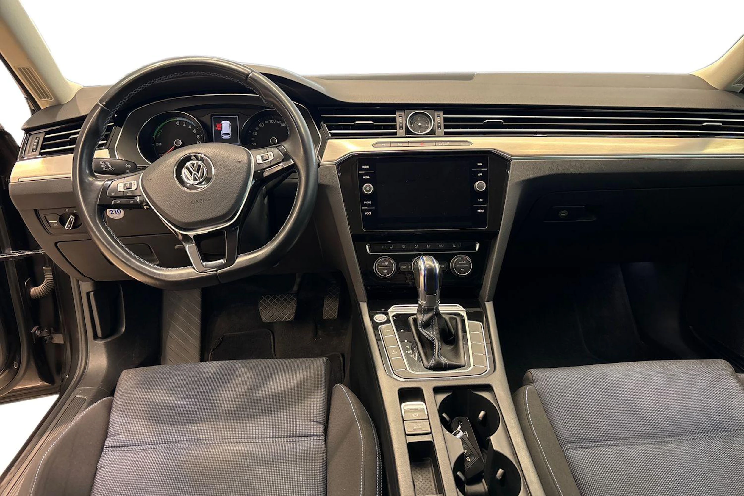 Harmaa Volkswagen PASSAT 2018 kuva 7.