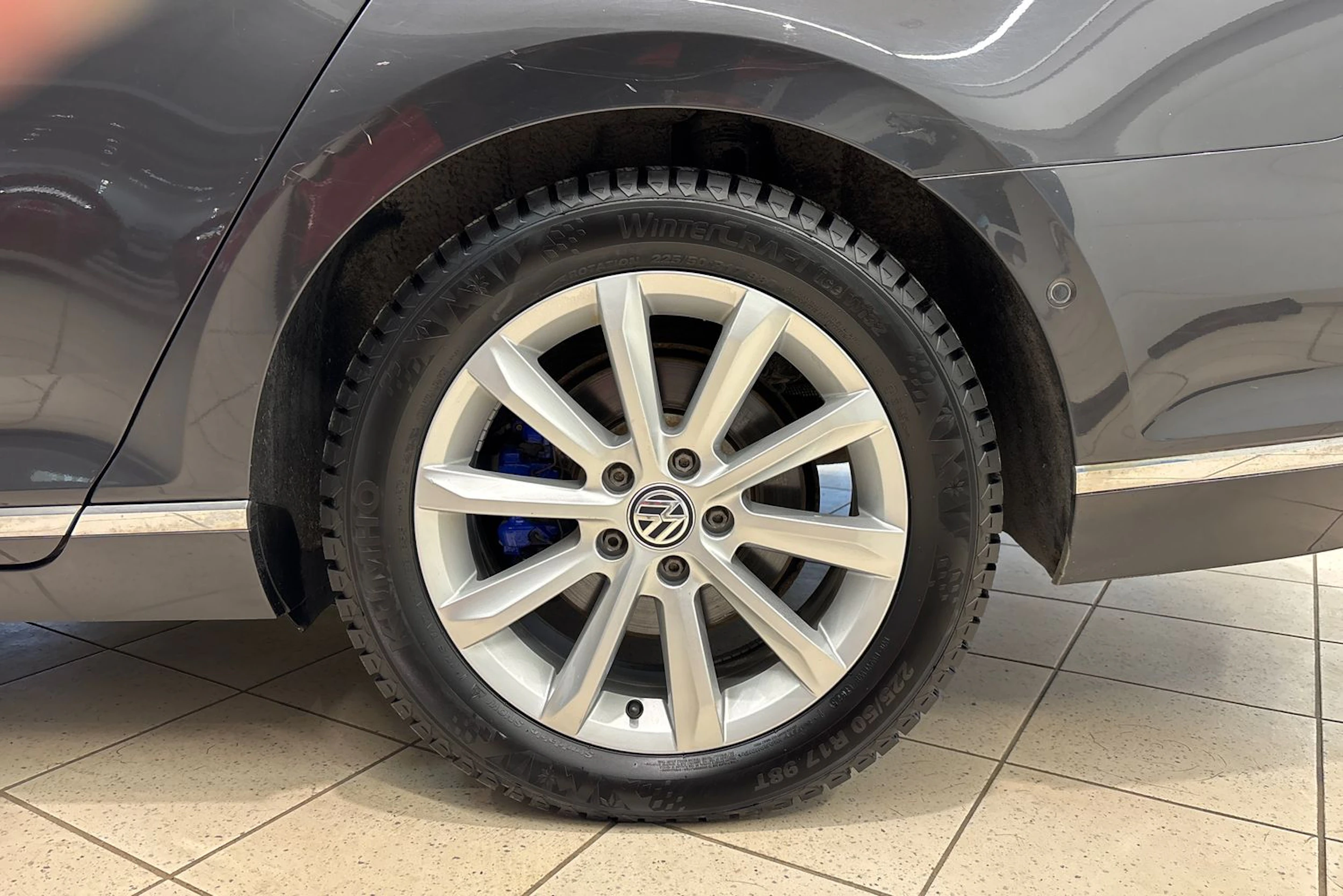 Harmaa Volkswagen PASSAT 2018 kuva 10.