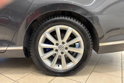 Harmaa Volkswagen PASSAT 2018 kuva 10.