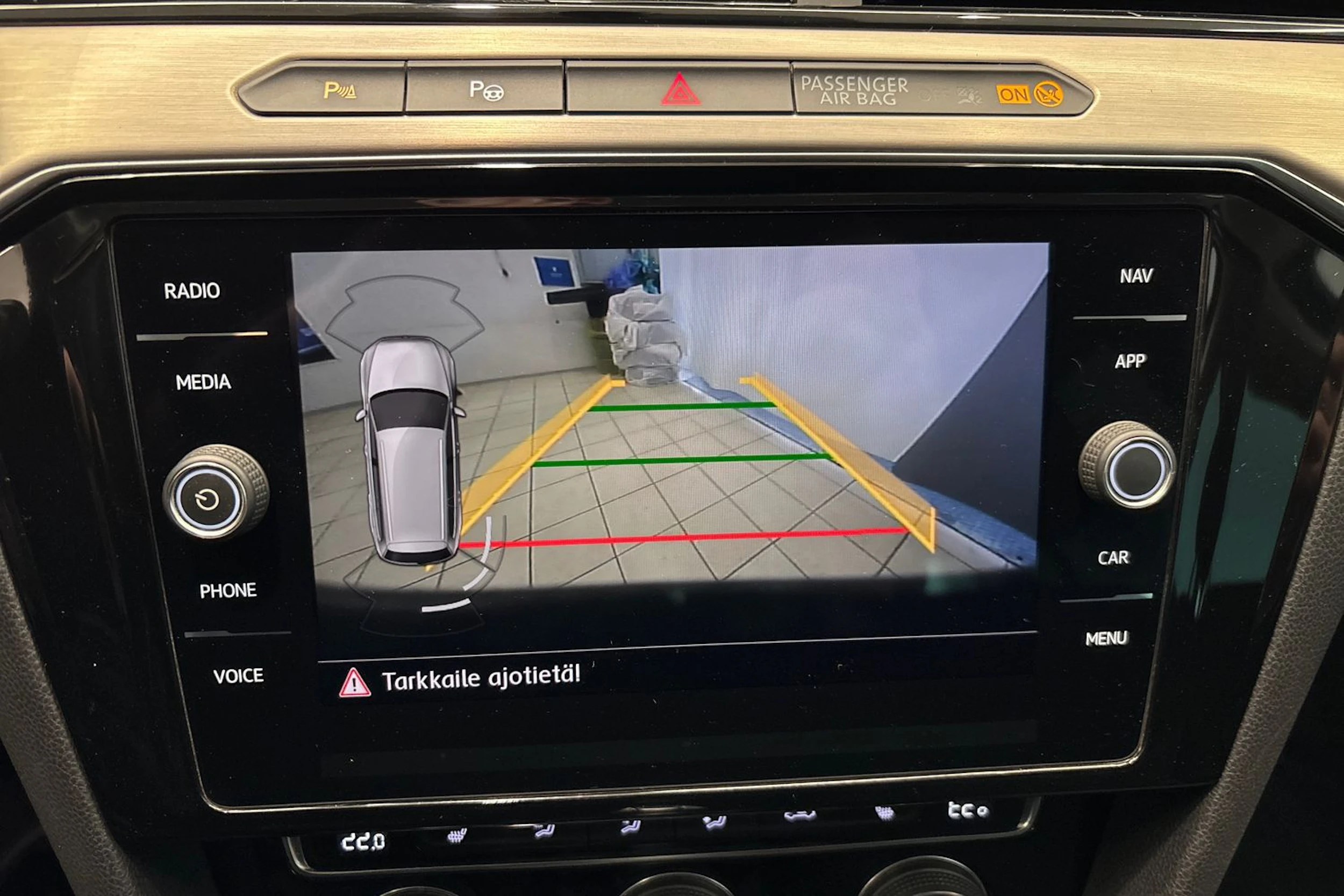 Harmaa Volkswagen PASSAT 2018 kuva 14.