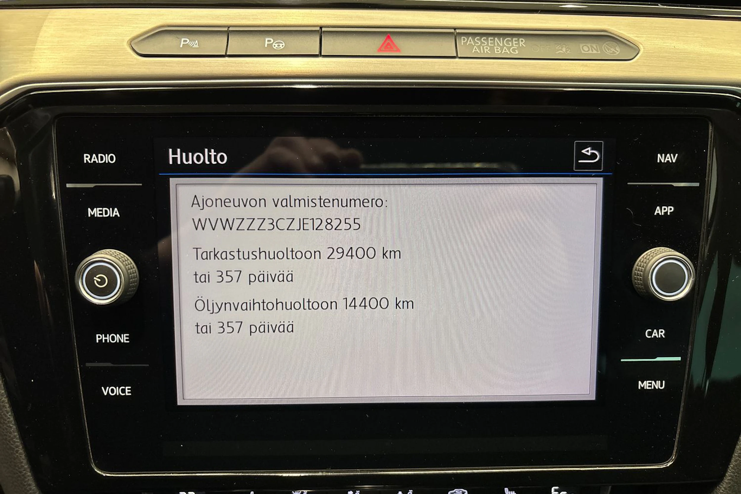 Harmaa Volkswagen PASSAT 2018 kuva 16.